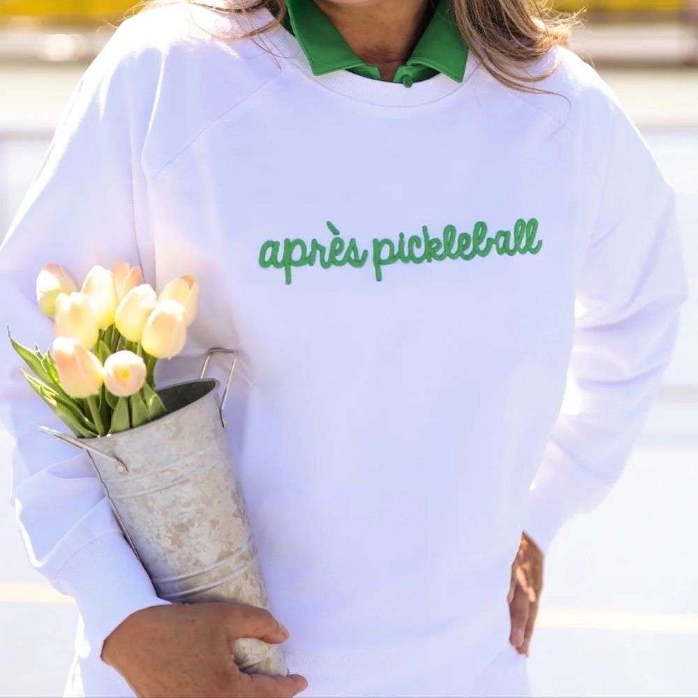 Ame & Lulu Aprés Pickleball Raglan Crewneck Size Large White & Green Embroidery